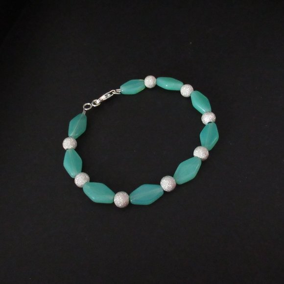 Vintage Uranium glass and Stardust sparkle sterling bead bracelet - Picture 5 of 15